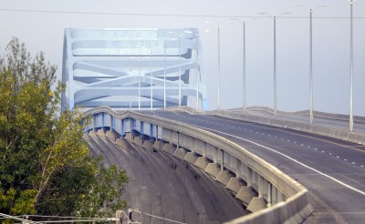 green bay bridge sagging