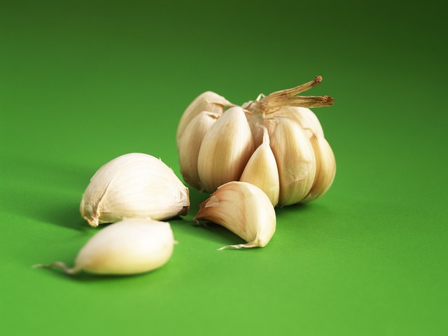 You’re Consuming Garlic All Wrong. (Ferment It! Here’s How.)