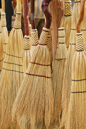 Making Brooms the Old-Fashioned Way