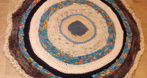 How To Make Beautiful Rugs Out Of Old Clothes