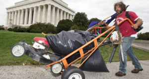 Patriot Mowing Lincoln Memorial Lawn Gets Booted By Federal Park Officials