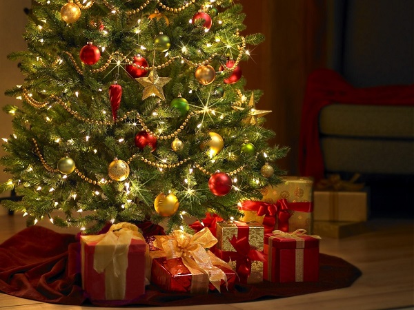 christmas tree gifts off the grid