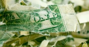 How The Coming Dollar Collapse Will Leave Americans Destitute