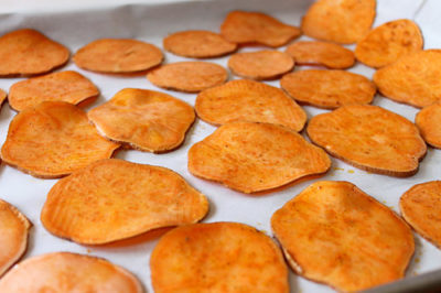 Sweet potato chips. Image source: simplecomfortfood.com