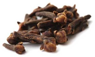 10 Amazing Uses For Clove Oil