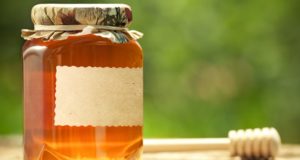 7 Remarkable ‘Outside-The-Kitchen’ Uses For Honey