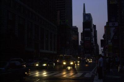 blackout cars on roads