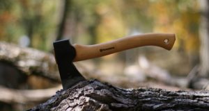 5 Not-So-Obvious Survival Uses for a Hatchet