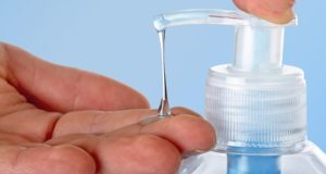 How To Make All-Natural Hand Sanitizer