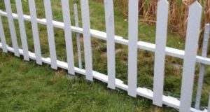 How To Make A Picket Fence Out Of Everyday Pallets