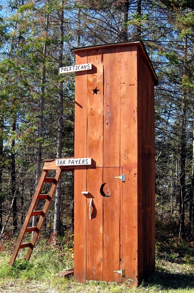How To Build A Modern-Day Outhouse - Off The Grid News