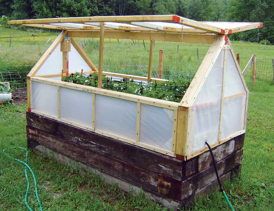 8 Inexpensive DIY Greenhouse Ideas