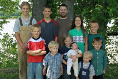 Police Seize 10 Children From Off-Grid Family Because They’re Homeschooled 