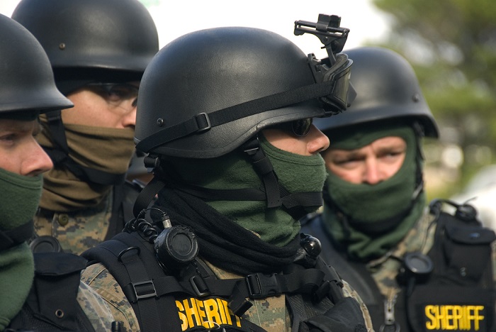 swat raid -- wikipedia