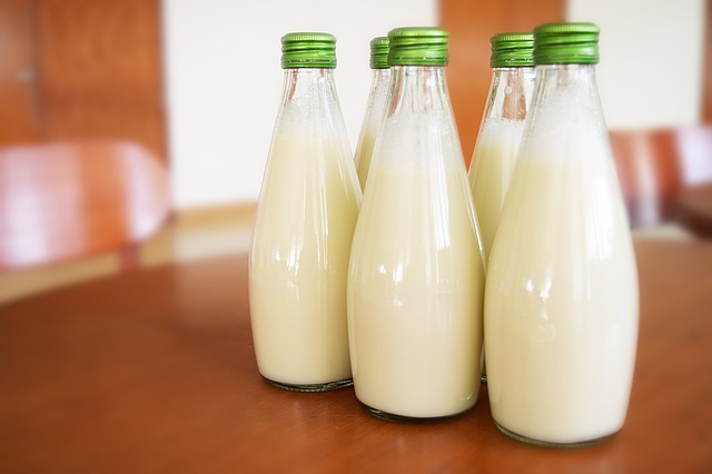 Everything You've Heard About Drinking Whole Milk Is Wrong