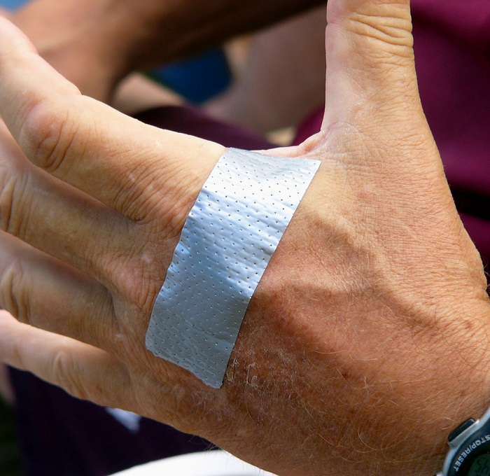 4 All-Natural Bandages Every Survivalist Should Know About