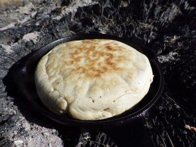 3 Simple ‘Survival Breads’ The Pioneers Made Without An Oven