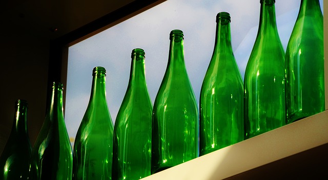 6 Life-Saving Uses For An Ordinary Glass Bottle (Don’t Miss The Video For No. 3!)
