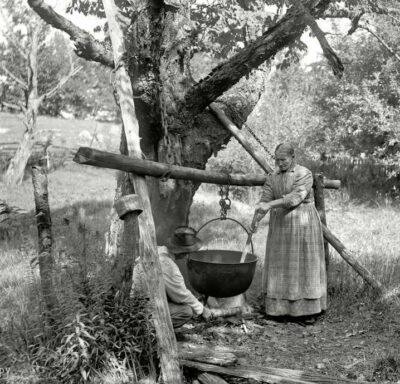 How to Make Good Old-fashioned Soap... The Pioneer Way