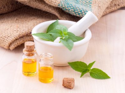 The 9 Best Essential Oils To Stockpile For Cold & Flu Season 