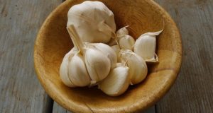 11 Odd-But-Effective Uses For Garlic That Surprised Even Us