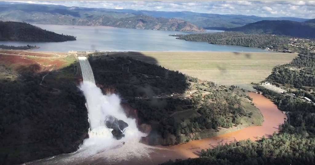 ‘Pure Chaos’ -- 200,000 Calif. Residents Evacuated; ‘Nowhere To Get Gas’; 30-Foot Wall Of Water Possible