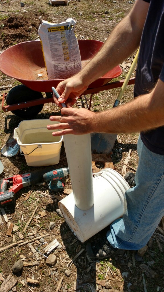 DIY: A $10 Indestructible Off-Grid Cooking Stove