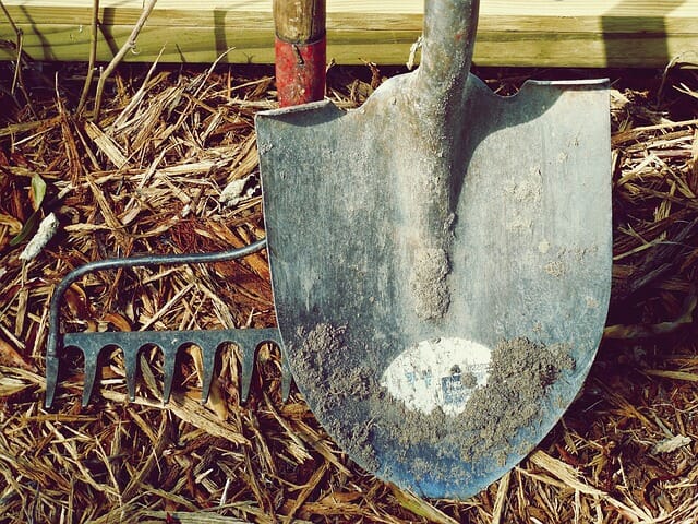 6 Ways To Prevent Rust While Storing Your Garden Tools For Winter